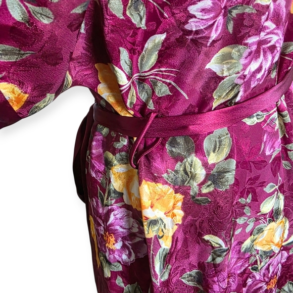 Vintage Just My Size 2pc Set, Satin Chemise W/ Robe, Floral Burgundy, Size 1X - Picture 13 of 15